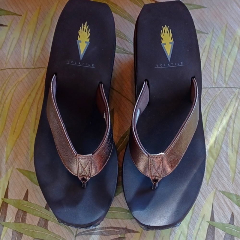 Copper Volatile Wedge sz 7